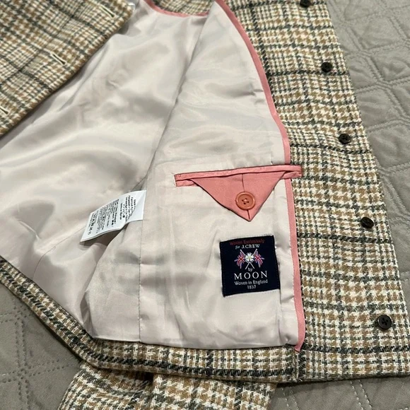 J.Crew Louisa lady jacket in plaid English wool. - Picture 9 of 12